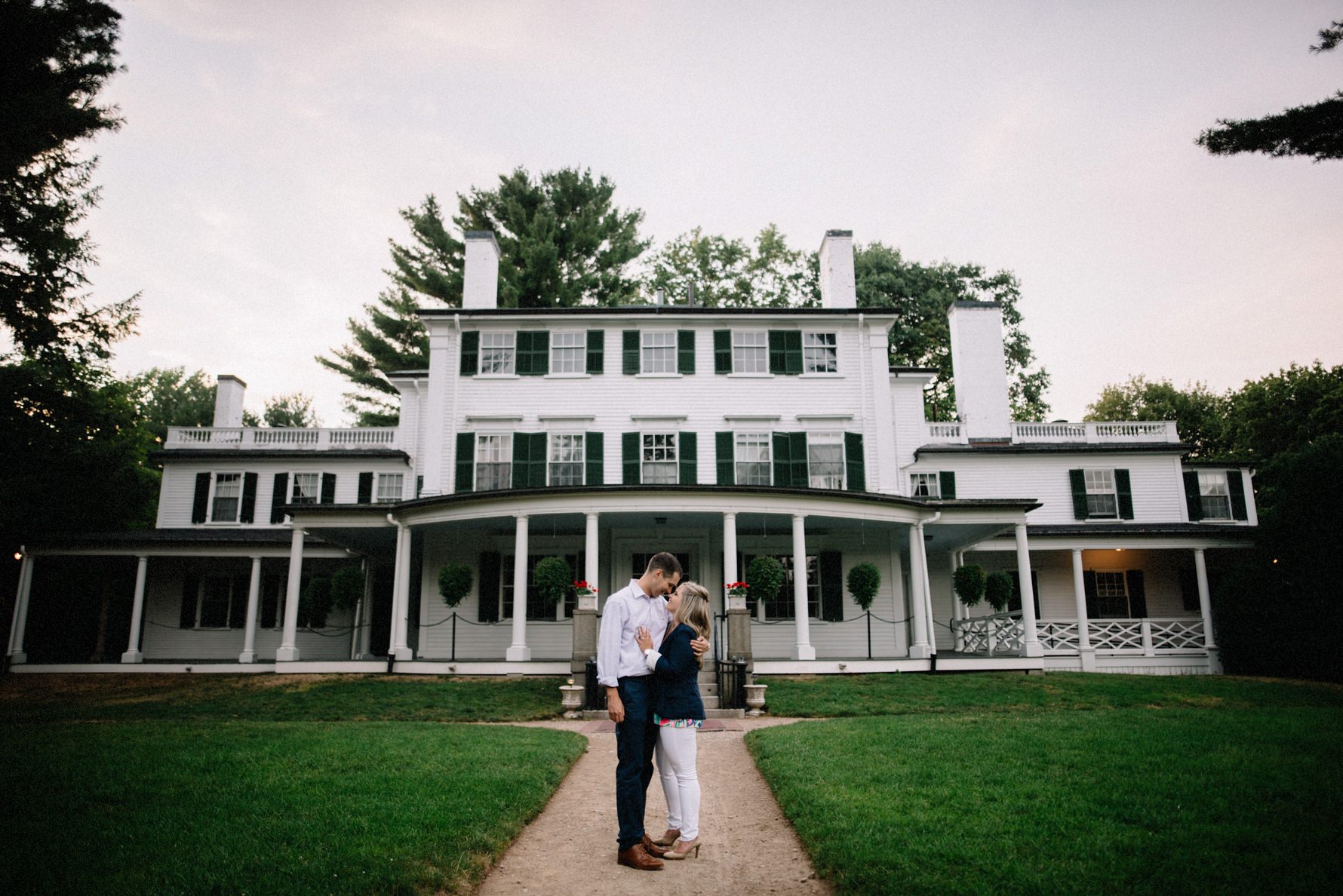 engagement photo at glen magna farms