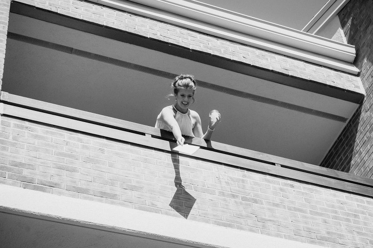 maid of honor passing note to groom,