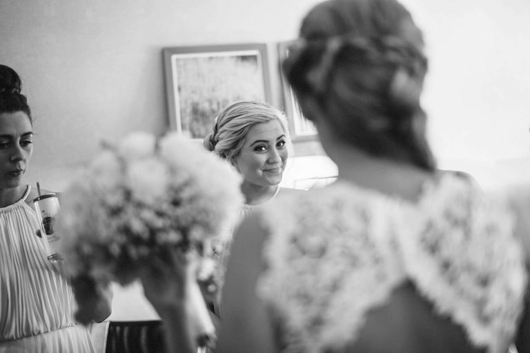 bridesmaid seeing bride for the first time,