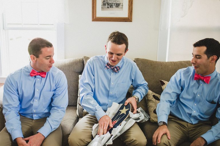 groom opening custom skis,
